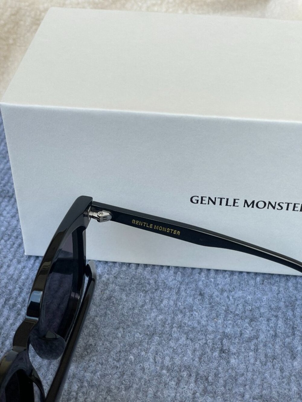 Gentle Monster black sunglasses - Picture 3 of 8